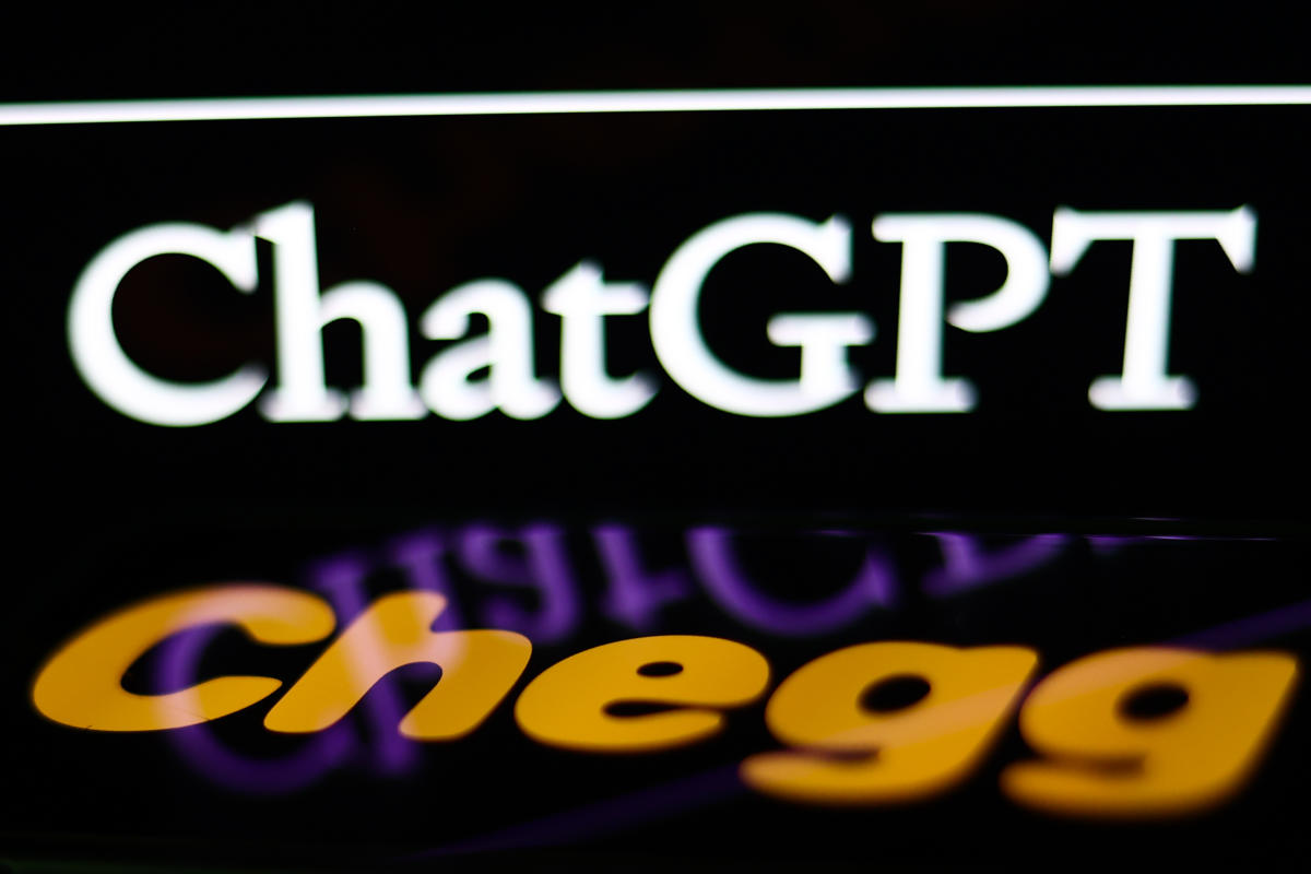 You are currently viewing Chegg reserve crashes as distant AI equipment ship on-line training corporate 'spiraling' – Yahoo Finance