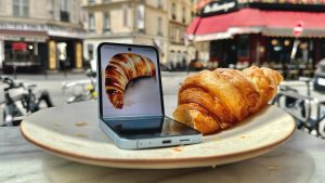 Read more about the article Galaxy Z Turn 6: I Spent My First Occasion AI-ing My Method Thru Paris With It – CNET